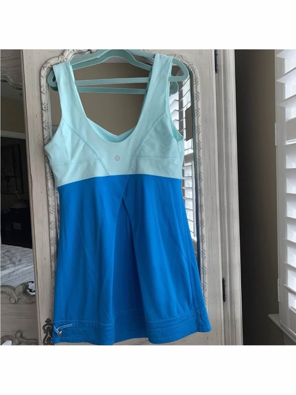 lululemon athletica light aqua and bright blue colorblock tank